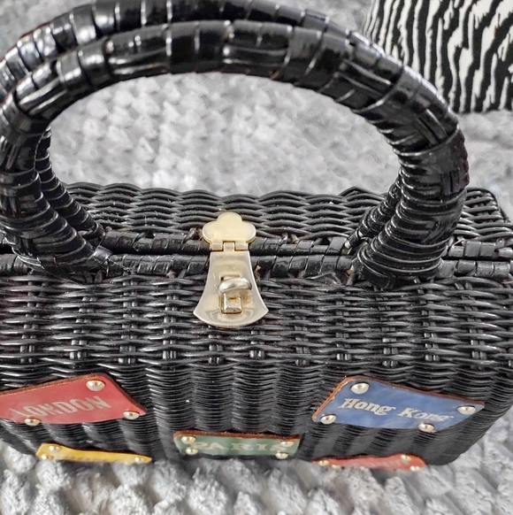 Vintage 1960's Black Wicker Handbag with Colorful Plaques By ADG Fashion Import - Picture 10 of 10